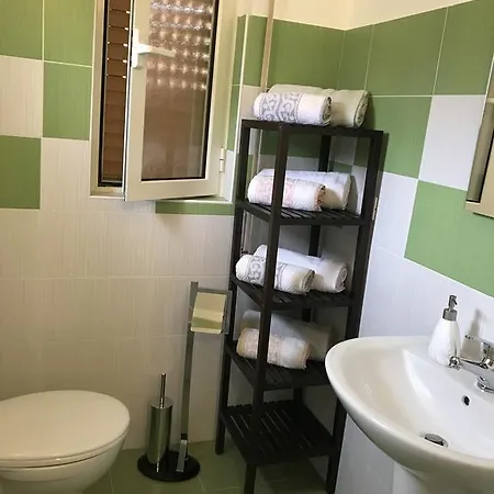 Alessandra Apartamento Finale Ligure